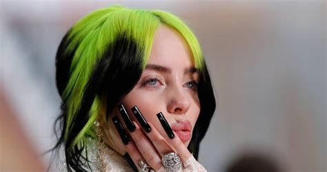 billie eilish tits nudes|Billie Eilish undressing in video: Youve never seen my body